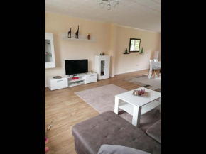 NEU! Morderne Ferienwohnung Hohenzieritz